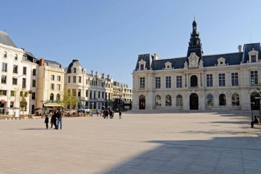 Appartement En Face De La Gare - Centre Ville بواتييه المظهر الخارجي الصورة